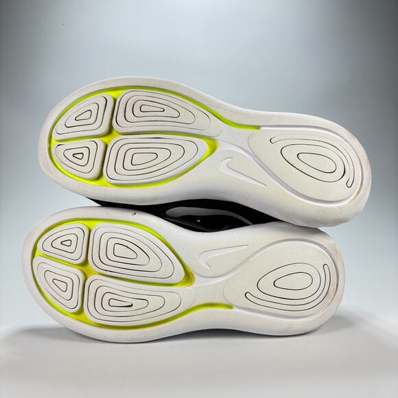 Nike Lunarglide 8 Black Lightweight Lace Running Shoes AA8677-001 Women's Size 7 - Picture 8 of 10